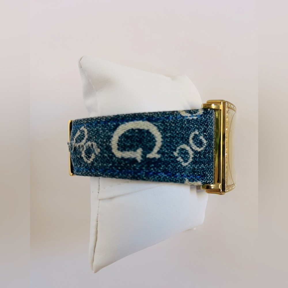 Beautiful Guess Jean and gold watch